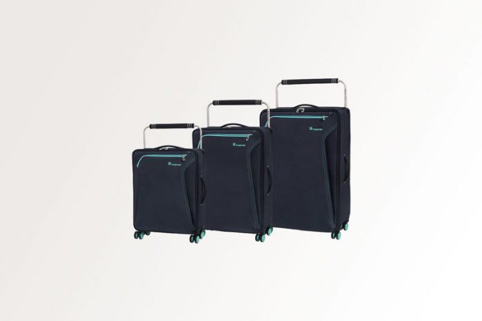 it luggage Accent 8 Lightweight Suitcase Review