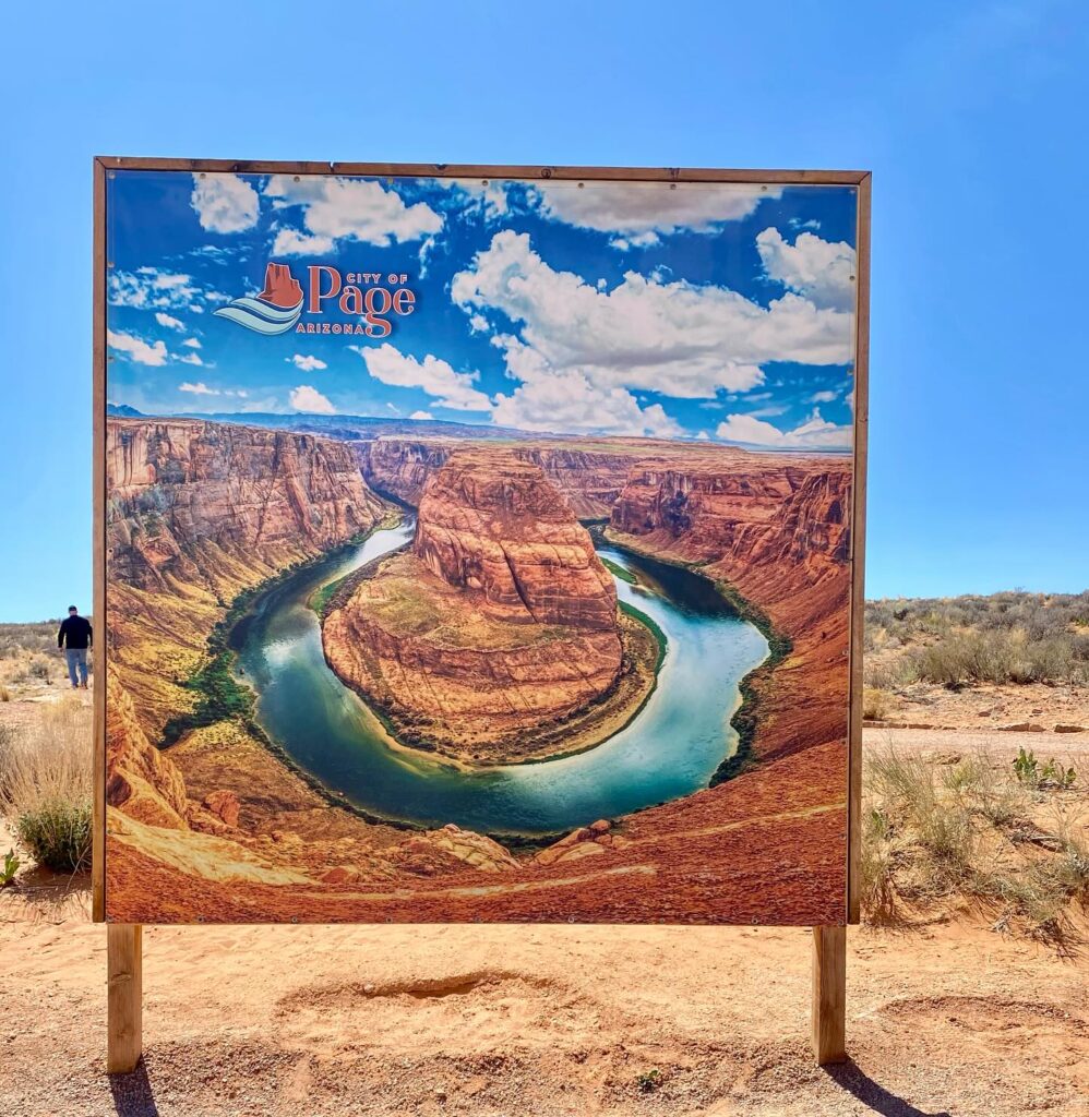 Horseshoe Bend Arizona entrance sign with a scenic view of the Colorado River bend